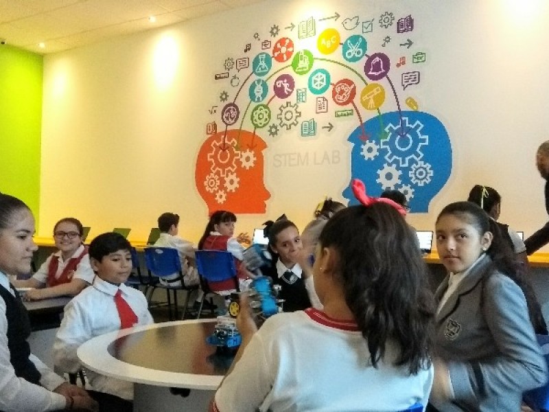 Inauguran aula de medios en primaria Miguel Alemán