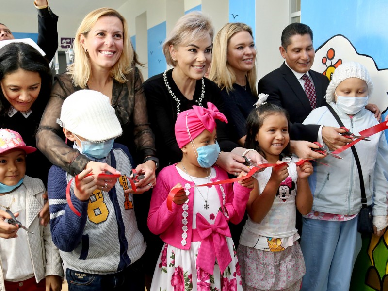 Inauguran aula para pacientes con cáncer