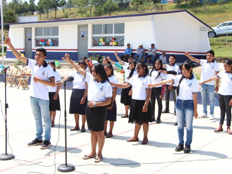Inauguran aulas escolares en el CEMSaD 180 Los Pozos