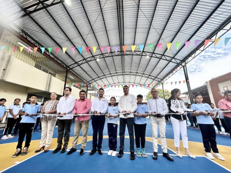 Inauguran autoridades domo y cancha en Suchiapa