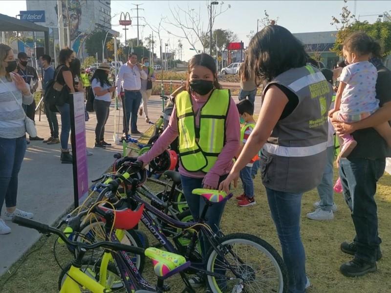 Inauguran biciescuela en la Glorieta la Normal