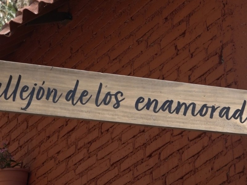 Inauguran callejón de los enamorados en Atlixco