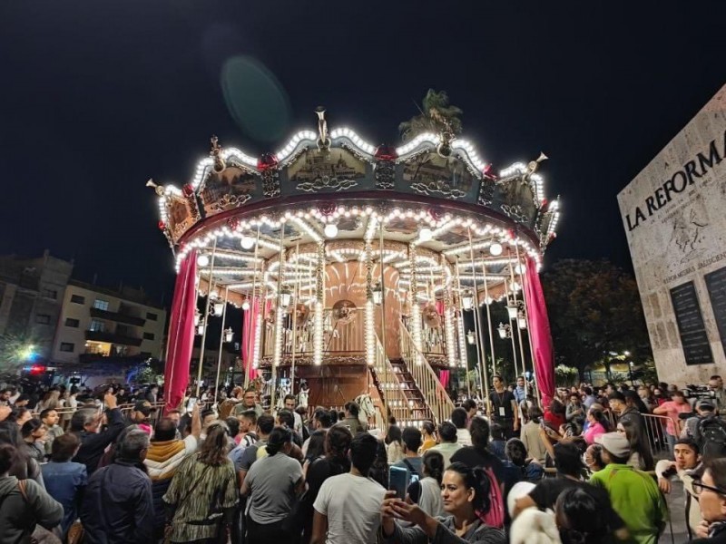 Inauguran Carrusel Tapatío en el Centro Histórico de Guadalajara