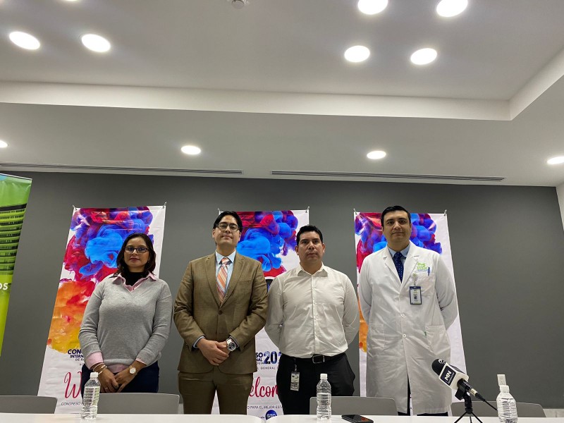 Inauguran congreso internacional de radiología en hospital MAC de León