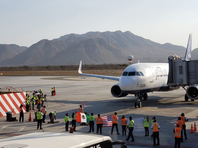 Inauguran dos nuevos vuelos procedentes de Los Ángeles y Nueva York