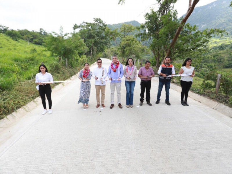 Inauguran en Berriozabal entrada a la localidad Las Maravillas