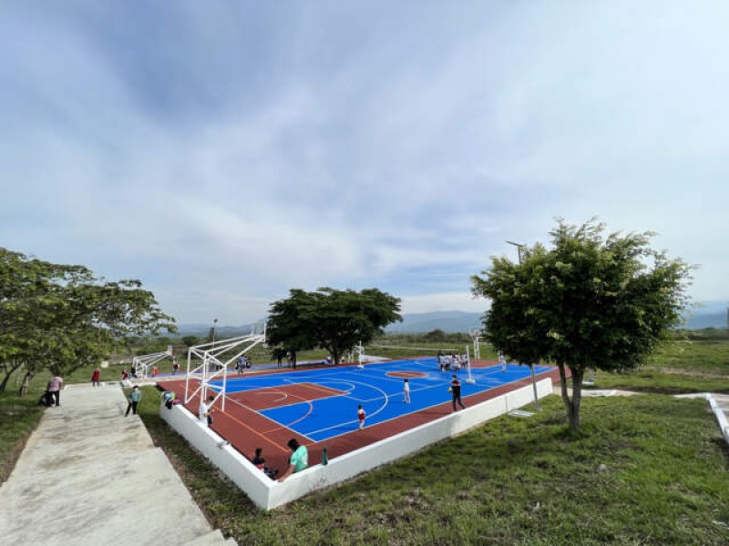 Inauguran en Ixtapa rehabilitación de Unidad Deportiva