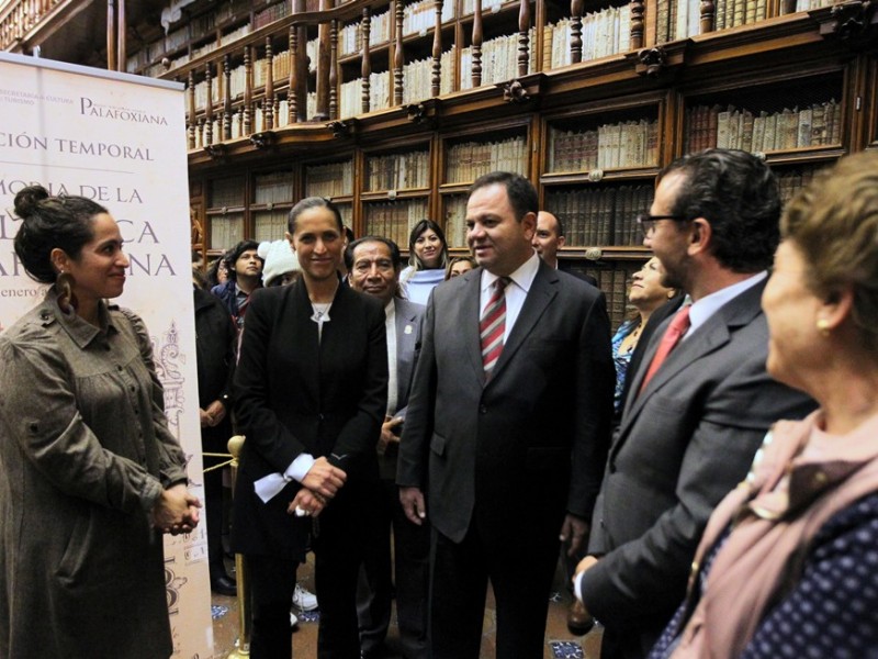 Inauguran exposición bibliográfica en Casa de Cultura