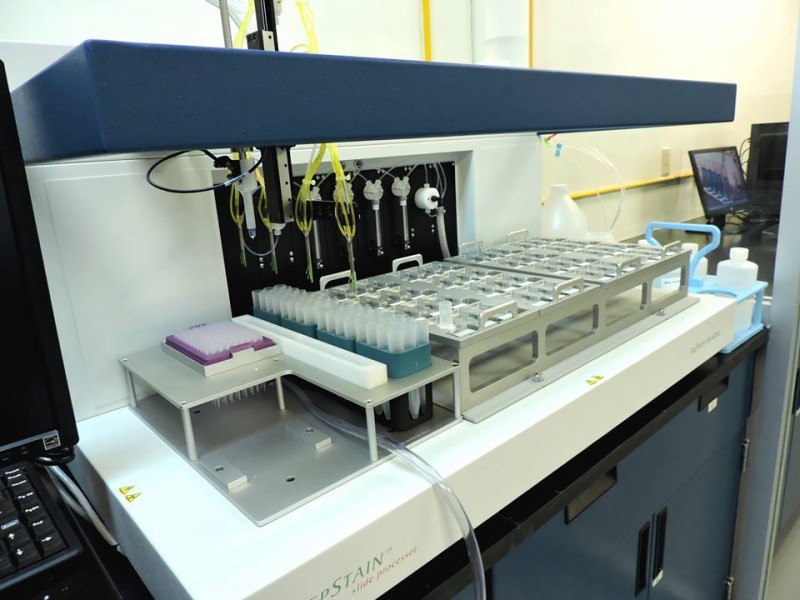 Inauguran laboratorio de biólogia molecular