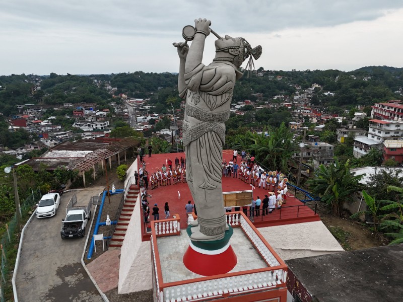 Inauguran Monumento al Volador en Papantla tras mantenimiento