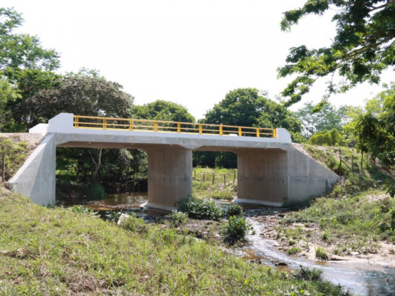 Inauguran obras carreteras en Palenque