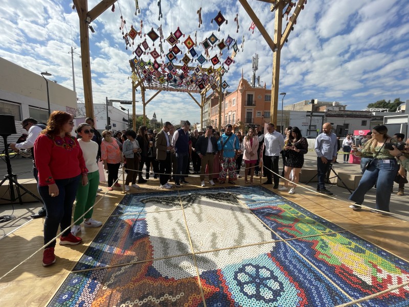 Inauguran Paseo Tejido Wixárika en Guadalajara