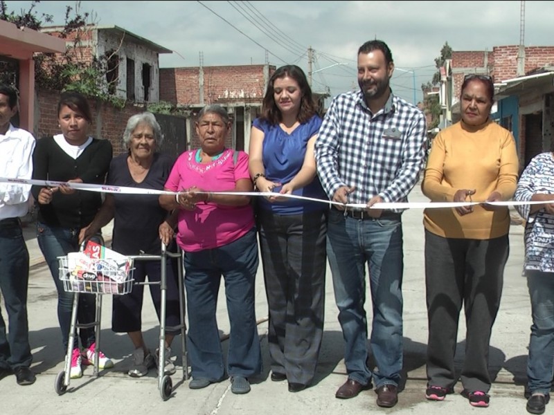 Inauguran pavimentación en  Ampliación La Gloria