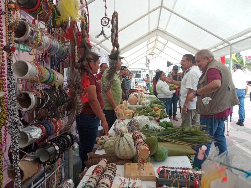 Inauguran primer feria de emprendedores Tandas  Bienestar