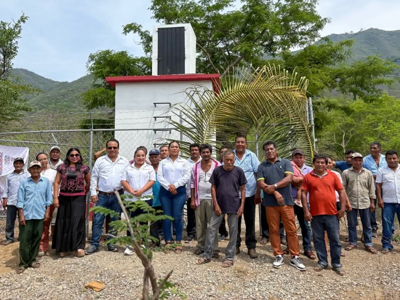 Inauguran sistema de agua potable en Cajón de Piedra, Tehuantepec