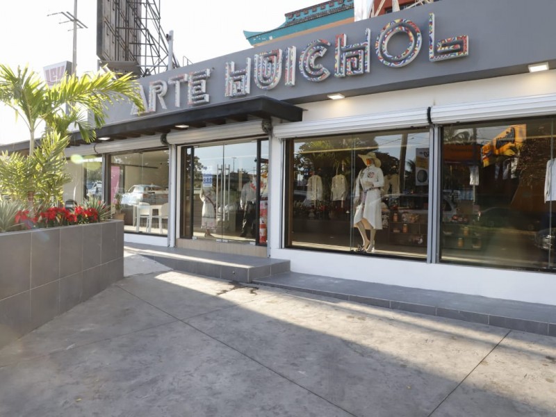 Inauguran tienda de arte huichol