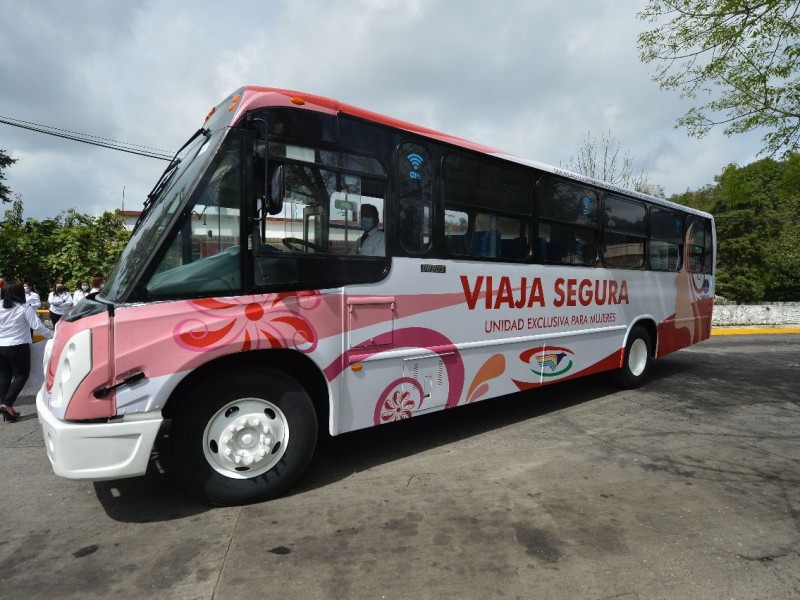 Inauguran transporte público exclusivo para mujeres en Xalapa