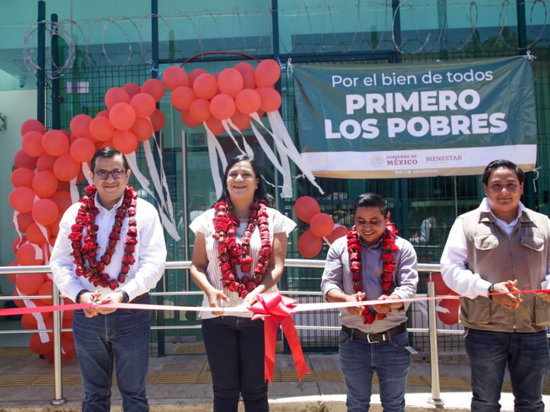 Inauguran tres bancos del Bienestar, pero algunos sin internet