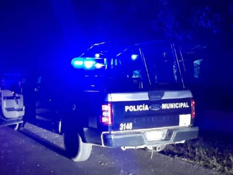 Incendian un vehículo en la colonia El Moralete, en la capital