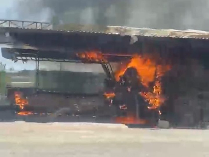 Incendian avioneta en la pista 