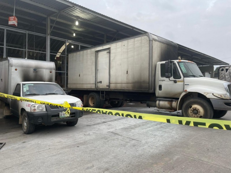 Incendian bodega en Playa Vicente propiedad del Alcalde