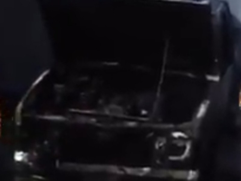 Incendian camioneta en fraccionamiento Punta Diamante