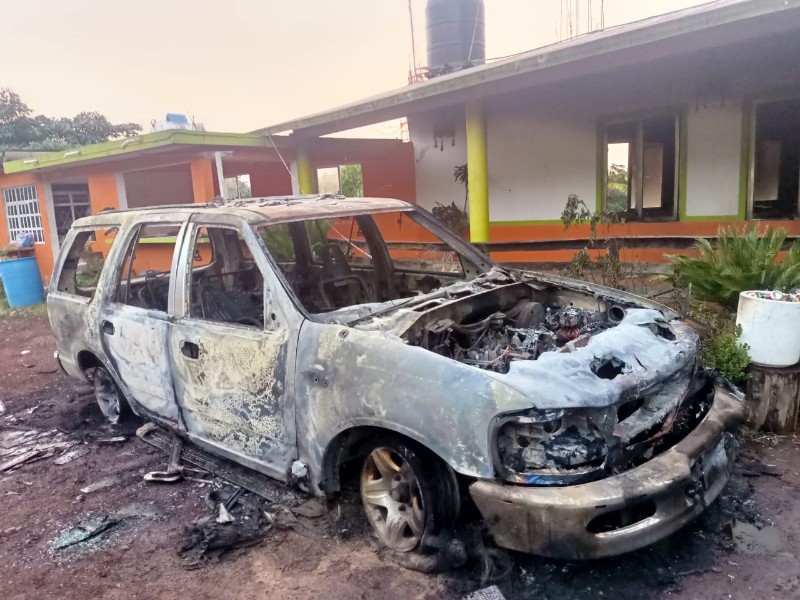 Incendian casa de campaña de candidato de Morena en Jilotepec
