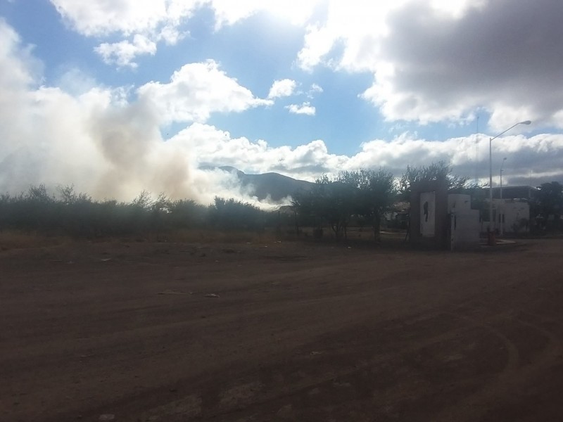 Incendian de forma intencional relleno sanitario