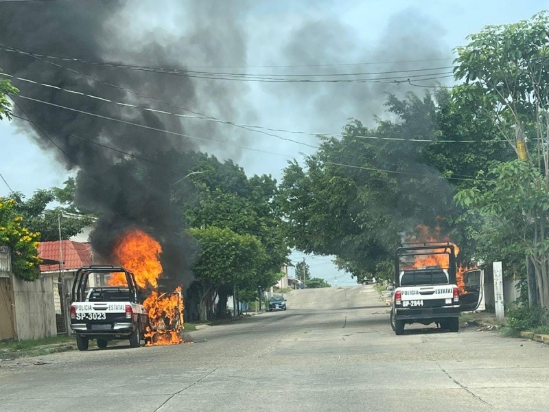 Incendian dos patrullas en Coatzacoalcos