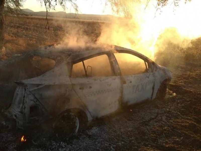 Incendian EQROTAXI en El Marqués