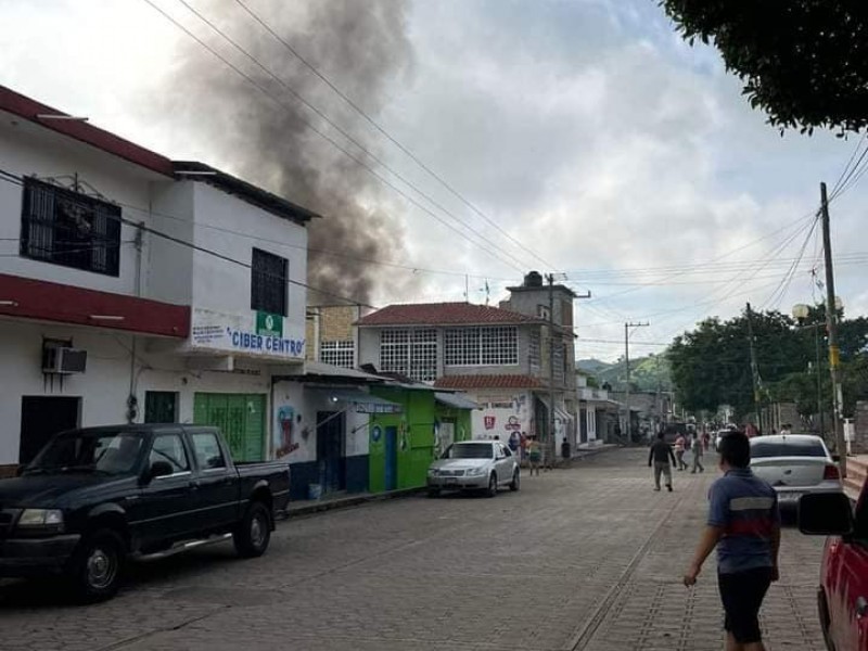 Incendian propiedades del alcalde de Huitiupan, el morenista Carlos Montejo