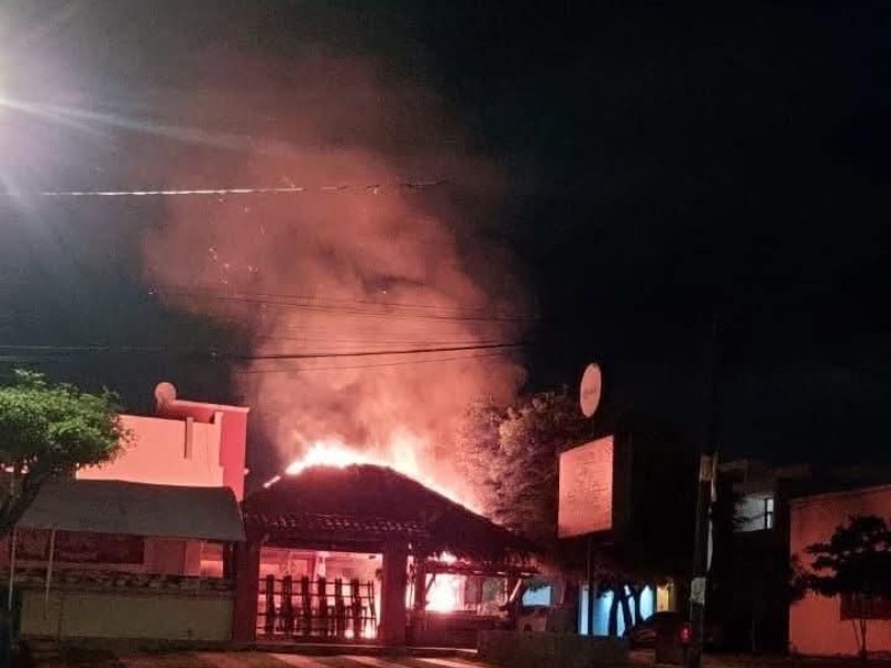 Incendian restaurante 