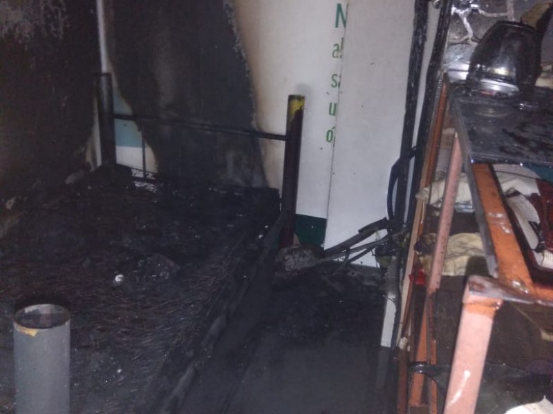 Incendio, al interior de gimnasio en Tuxpan
