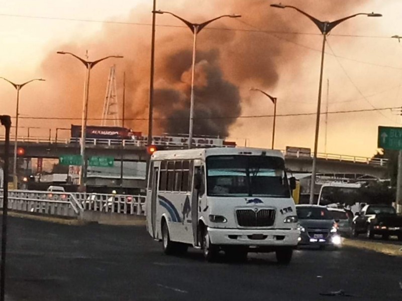 Puebla: Incendio alarma a vecinos en zona de la CAPU