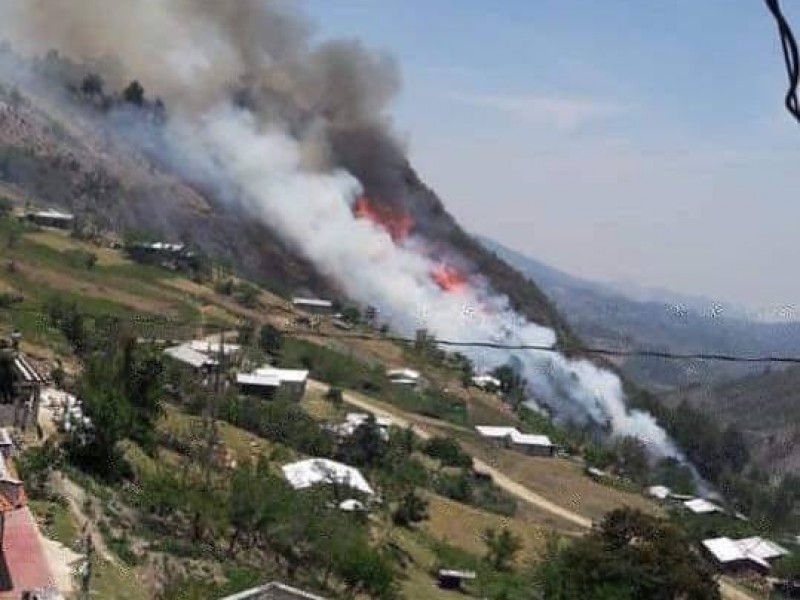 Incendio consume paraje en San Juan Chamula