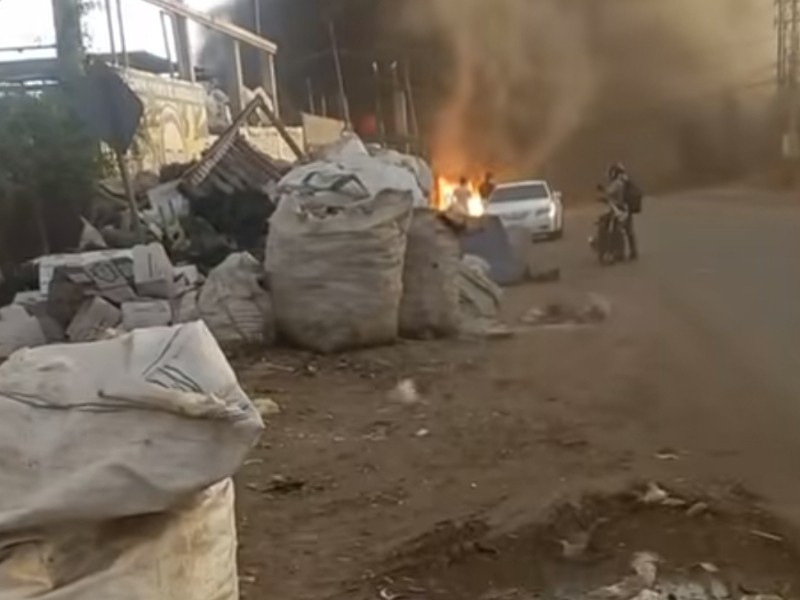 Incendio consume recicladora en San Fermín, al norte de Culiacán