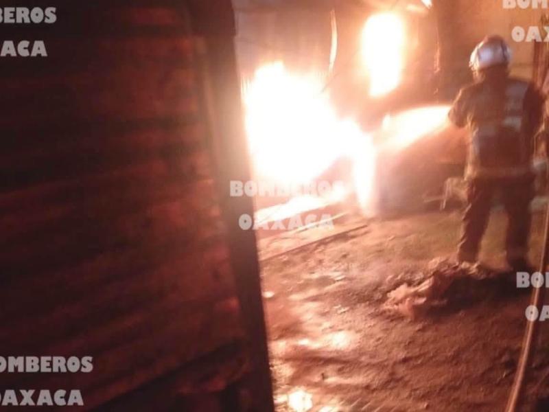 Incendio consume una vivienda en San Antonio de la Cal