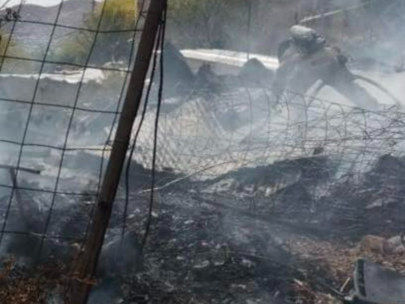 Incendio consume vivienda