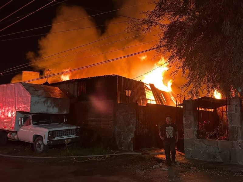 Incendio consumió una fábrica en Tequisquiapan, no hay lesionados