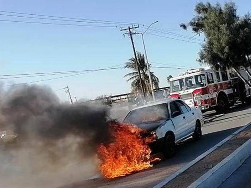 Incendio de carros se debe a diversos factores, aseguran expertos