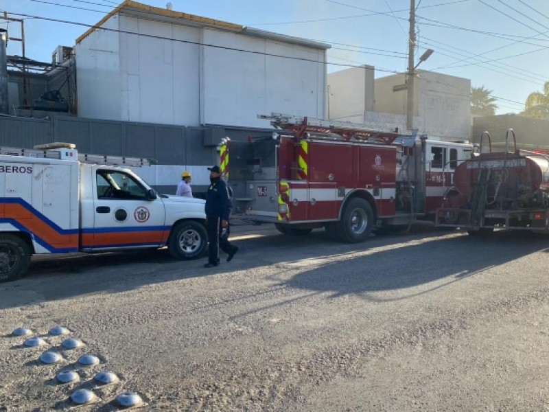 Incendio en chicharronera causa movilización de cuerpos de rescate