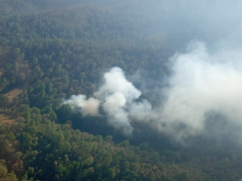 Incendio de Ixtacamaxtitlan lleva 4 días sin ser controlado