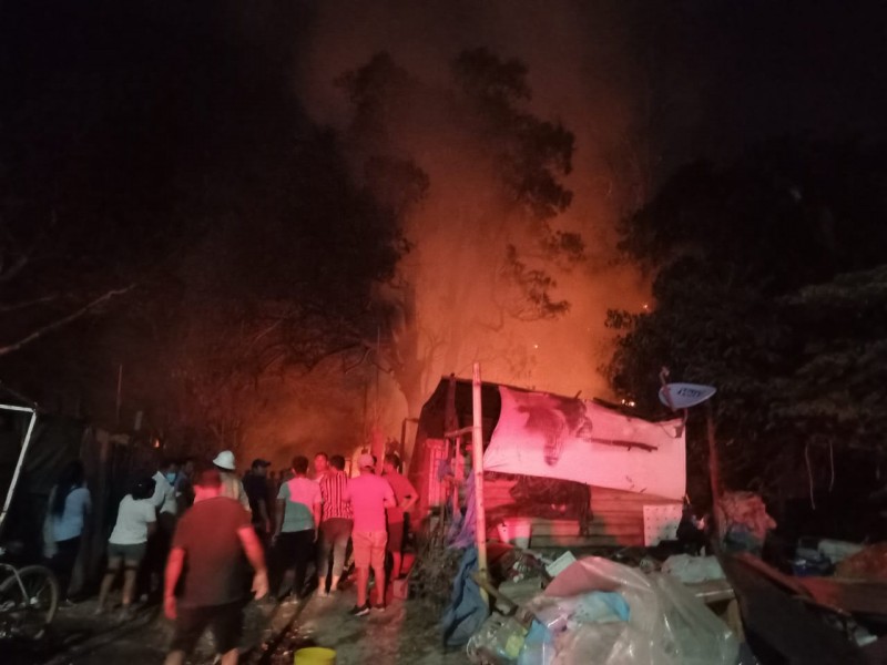 Incendio deja sin hogar a familias de San José Terán