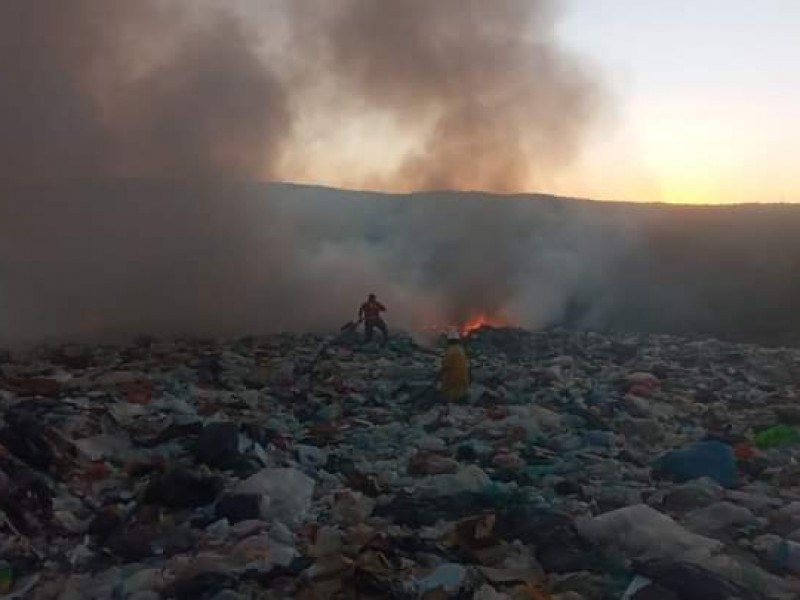 Incendio en basurero de Magdalena contamina la región Valles