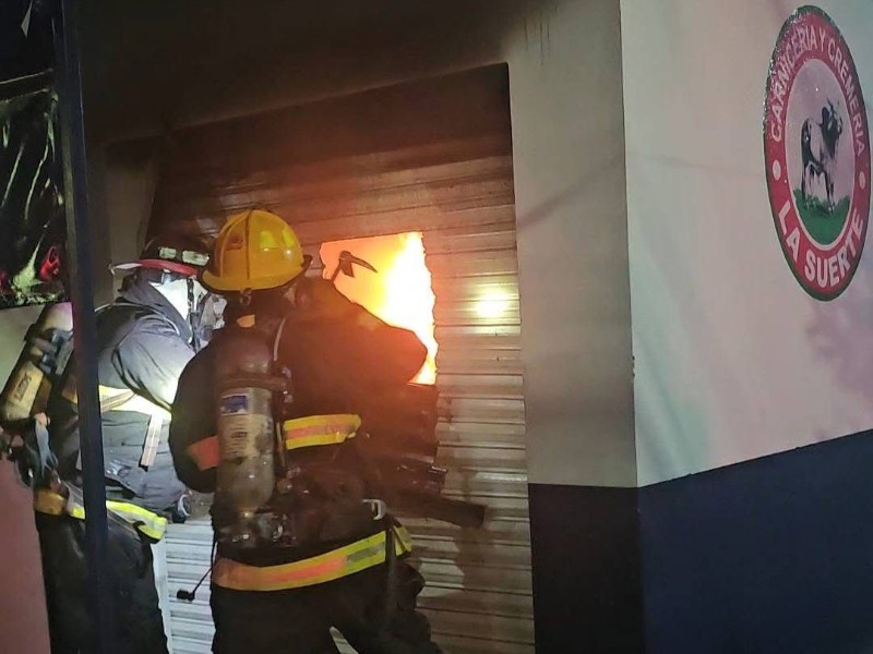 Incendio en carnicería de la colonia Infonavit Playas en Mazatlán Incendio en carnicería de la colonia Infonavit Playas en Mazatlán