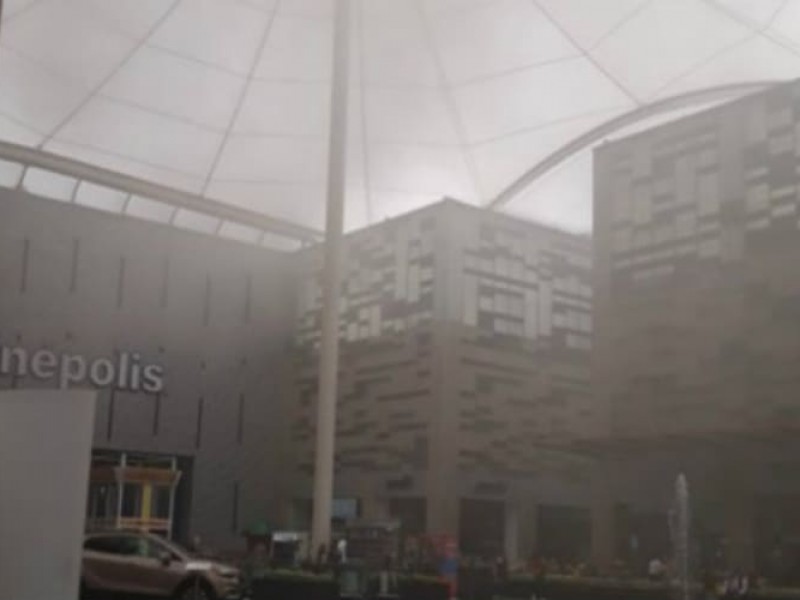 Incendio en centro comercial Paseo Acoxpa