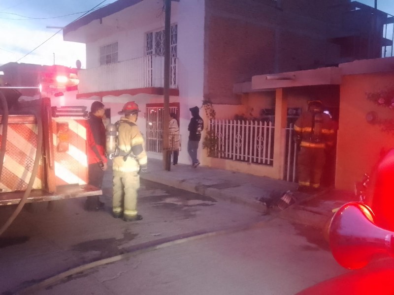 Incendio en colonia Asentamientos Humanos deja un lesionado