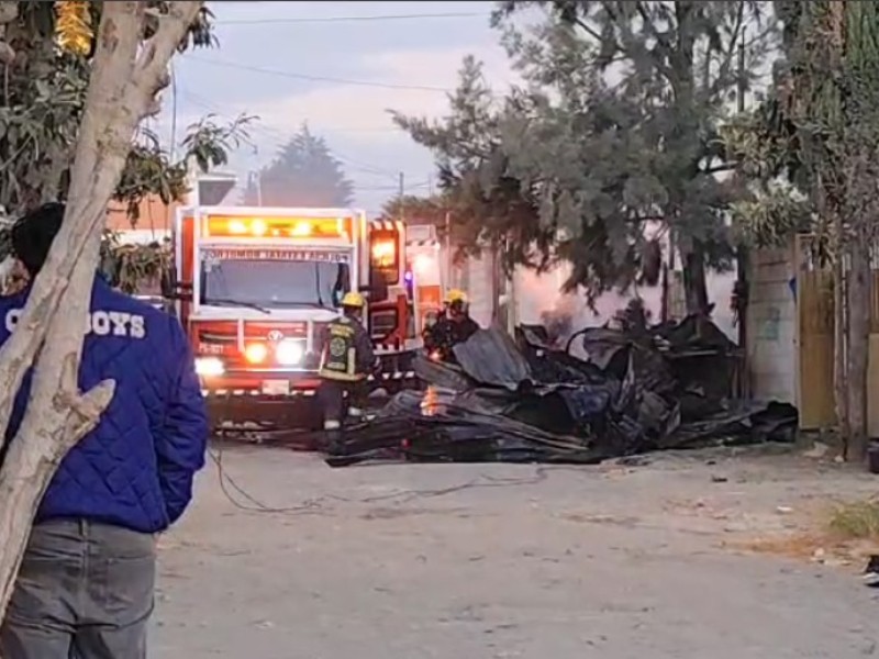 Incendio en colonia Carmen Serdán dejó dos intoxicados