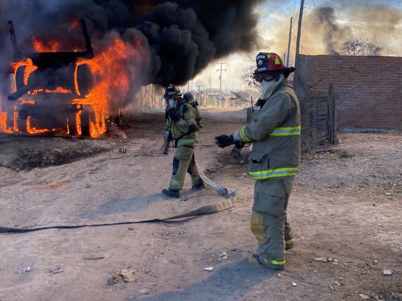 Incendio en Cristobal Colon, 5 jacales consumidos