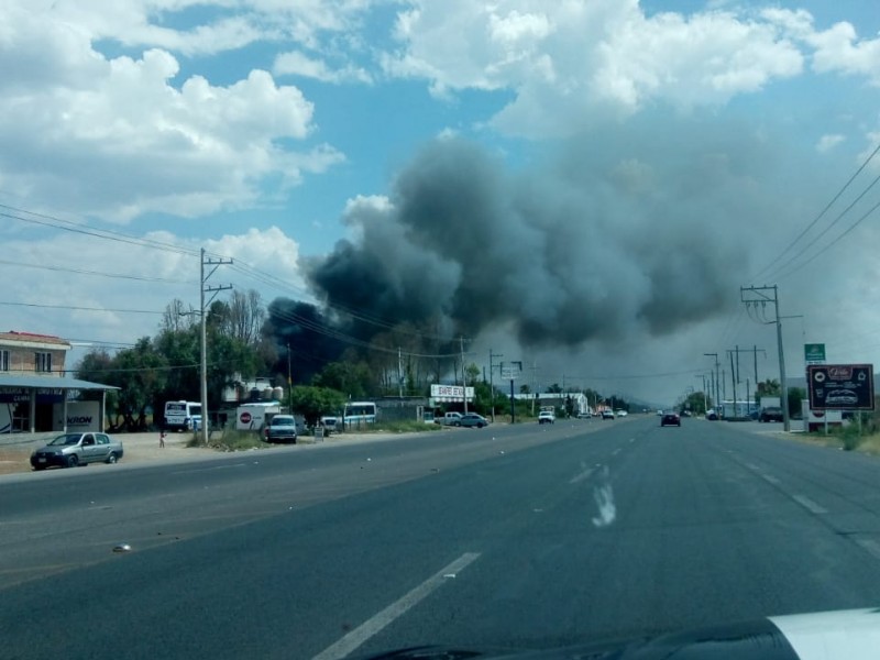 Incendio en el corralón de la PGR